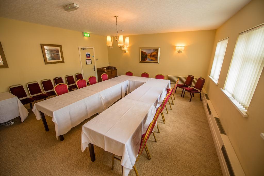 Hotel The Twelve Knights Port Talbot Esterno foto