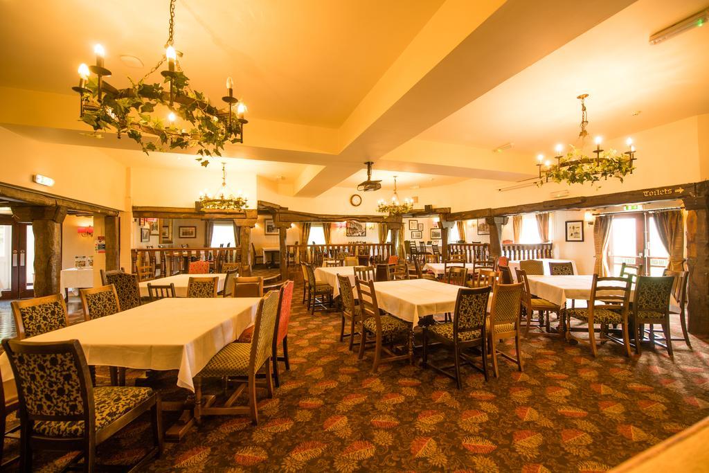 Hotel The Twelve Knights Port Talbot Esterno foto