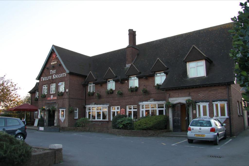 Hotel The Twelve Knights Port Talbot Esterno foto