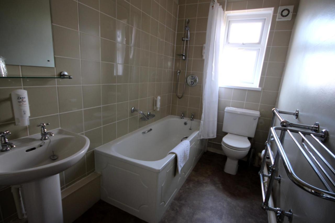 Hotel The Twelve Knights Port Talbot Esterno foto